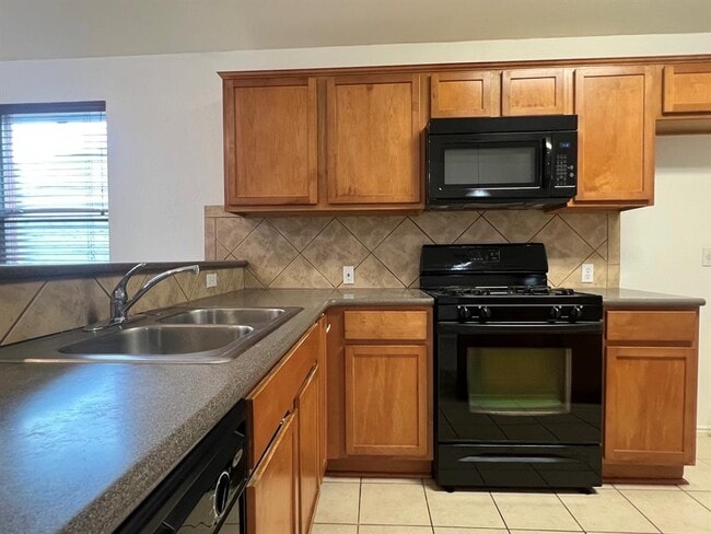 Building Photo - 9504 Castle Pines Dr