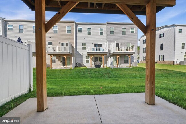 Building Photo - 30 Dolcie Ln