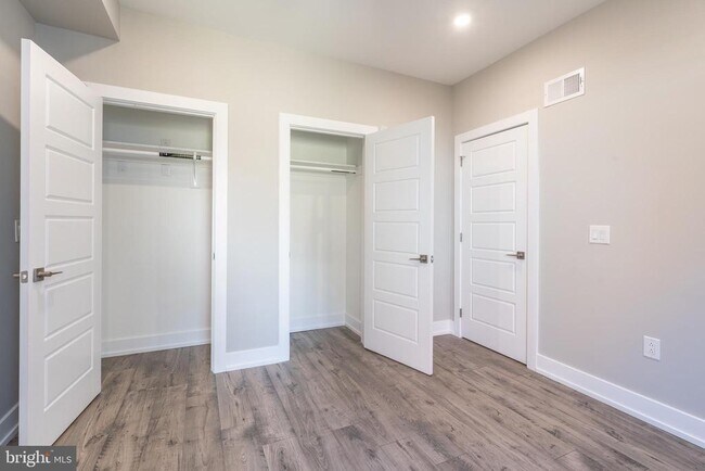 Building Photo - 2339 N 10th St