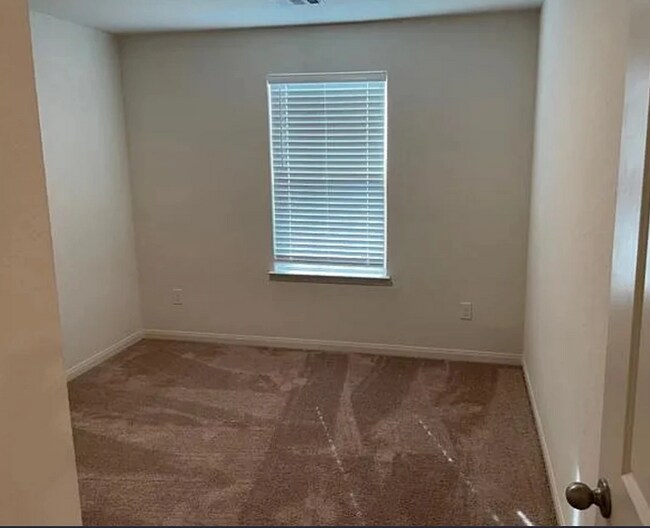 Building Photo - Beautifully Designed 4BR/2.5BA Home In The...