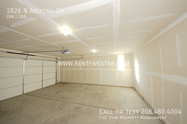 Building Photo - 1826 N Arizona Dr