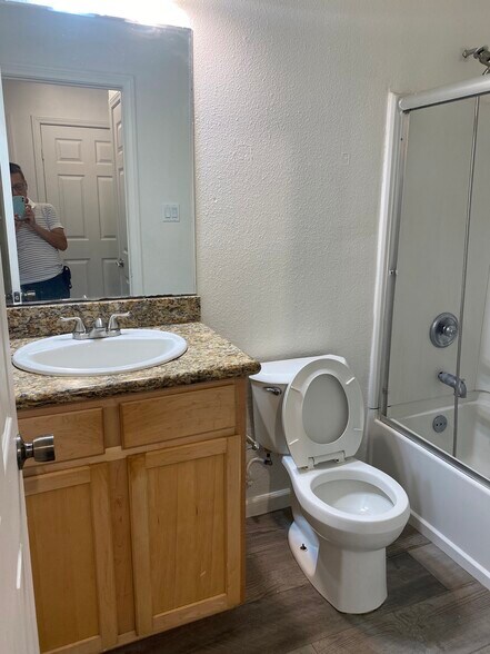 Building Photo - 5008 Bremner Way