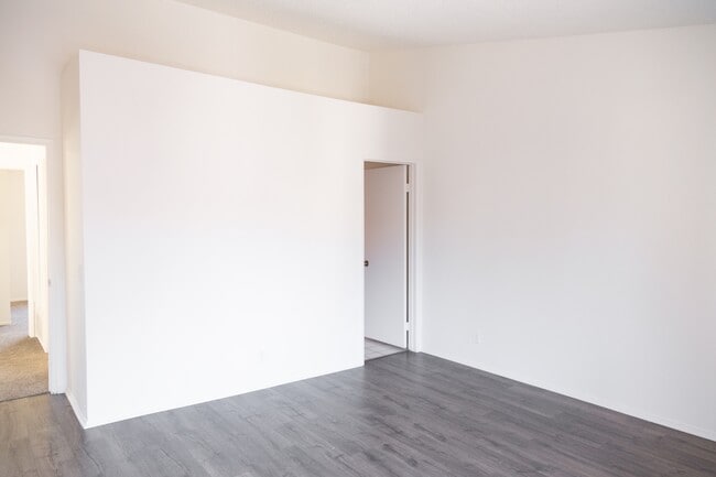 Building Photo - 215 Blackfoot Ln