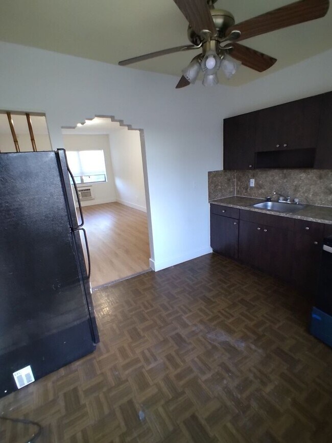 Interior Photo - 600 SW 9 AVE