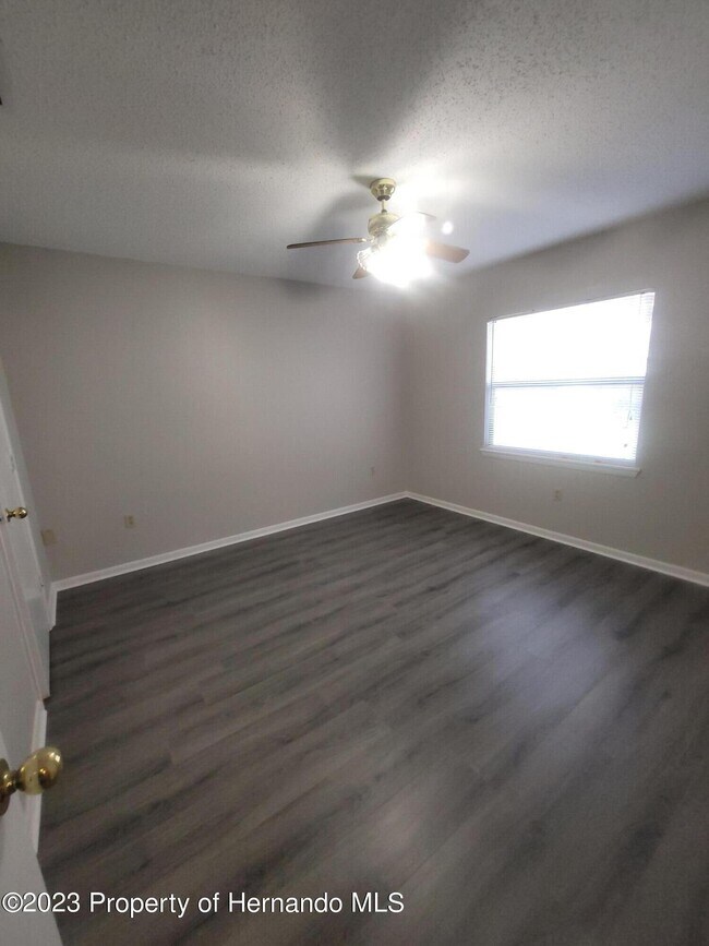 Building Photo - 410 Landing Blvd