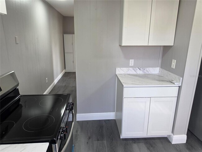 Building Photo - 202 Luella Ct