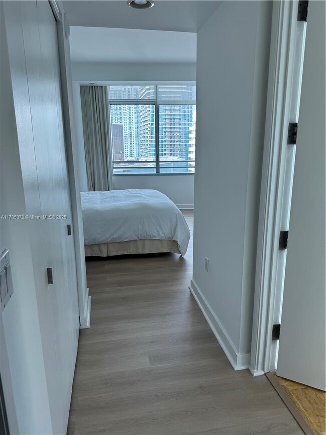 Building Photo - 1395 Brickell Ave