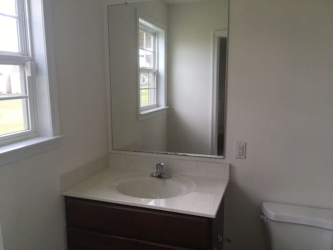 Building Photo - Room for a large family!