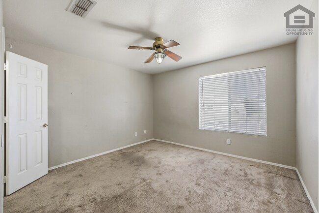 Building Photo - 5Bed/3Bath House at 67th Ave/Deer Valley Rd! Ready for Immediate Move-In! -- GOLF COURSE VIEWS! R...