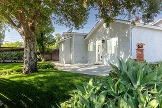 Building Photo - Chic 2BD/1BA ADU in Beautiful Granada Hill...