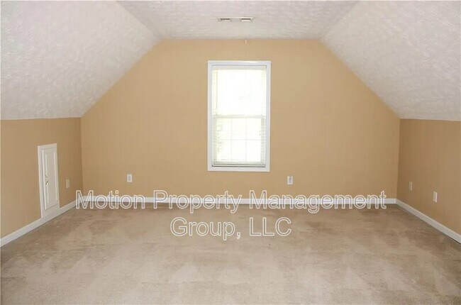 Building Photo - 861 Windward Rd
