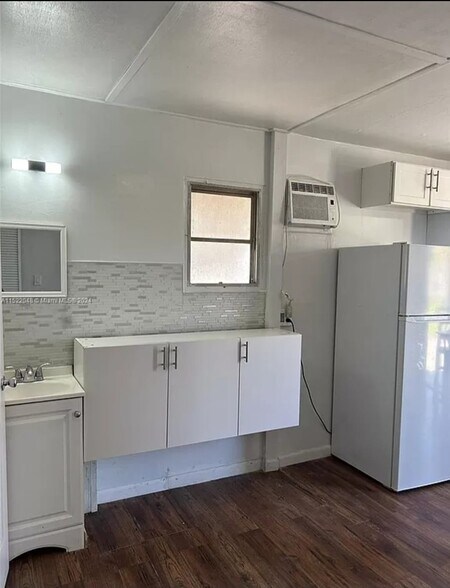 Building Photo - 36 Coconut Ave