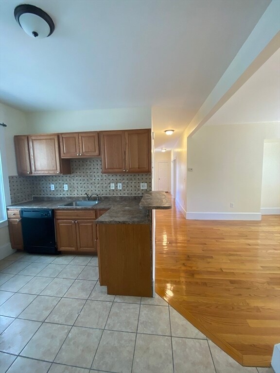 Building Photo - 57 Olney St