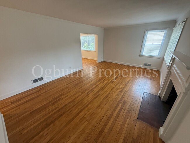Building Photo - 2363 Jefferson Ave