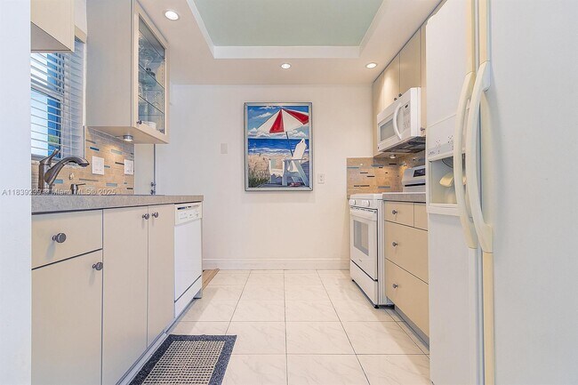 Building Photo - 121 Golden Isles Dr