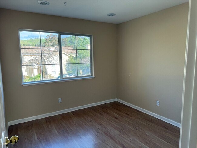 Building Photo - 212 Montevideo Cir