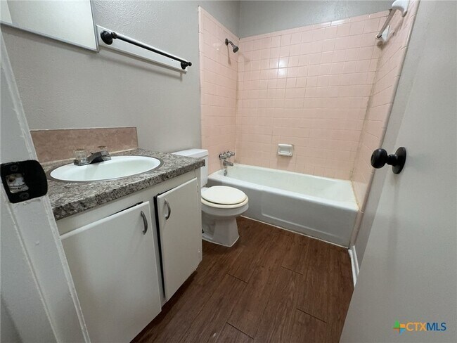 Building Photo - 1205 Kathey Dr