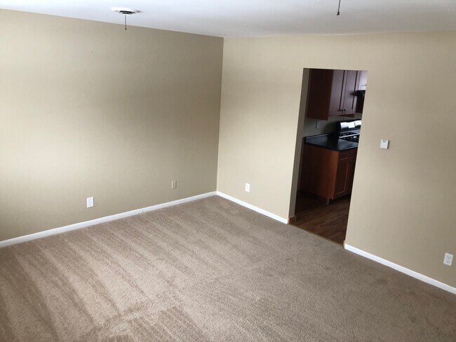 Building Photo - 4305 Sioux Ln