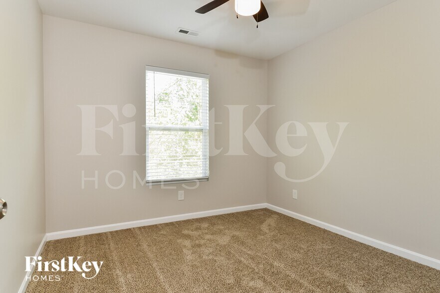 Building Photo - 279 Kendall Farms Ct