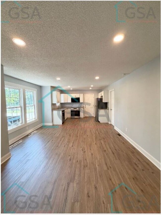 Building Photo - 2 Bedroom 2 Bath Available!