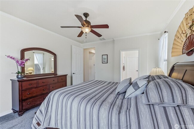 Building Photo - Spacious 2Br in Trilogy at Redmond Ridge 55+ Community