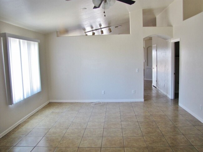 Building Photo - 4BR/2BA/2CG, 1889 sq.ft. home in Copper Sk...