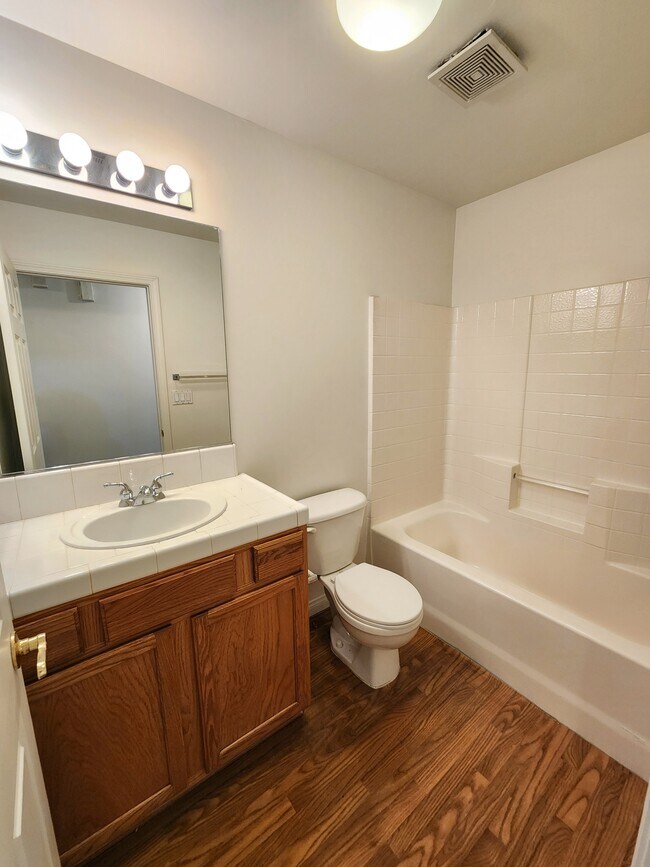 Building Photo - 11710 Walderi St