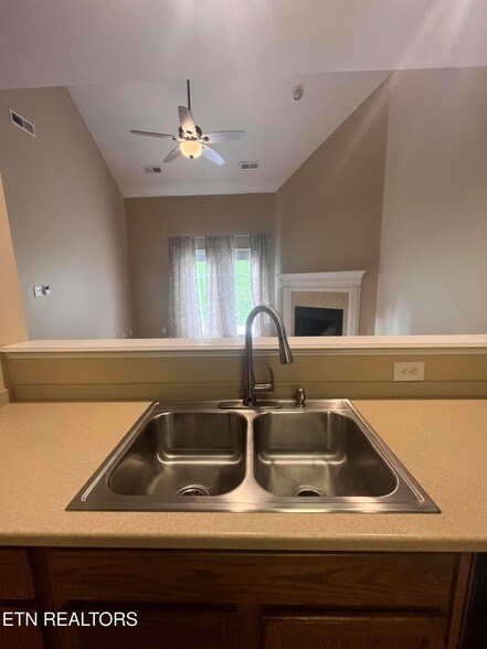 Building Photo - 5408 Oak Harbor Ln