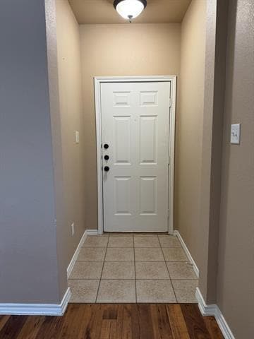 Building Photo - 1305 Ravenwood Dr