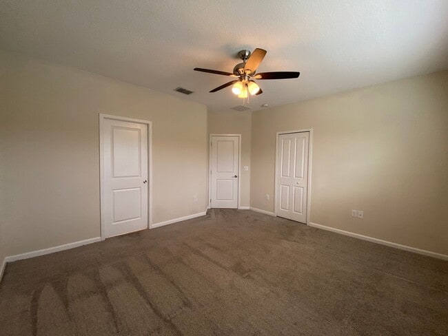 Building Photo - 3BD/2.5BA Townhome in Econ Trails Near Valencia East!