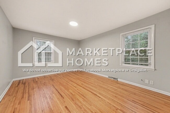 Building Photo - 427 Whispering Pines Dr