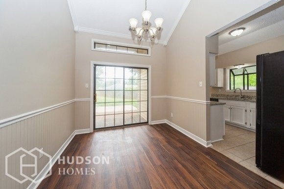Building Photo - SELF TOUR NOW! - 5444 Pine Oak Cv, Memphis...