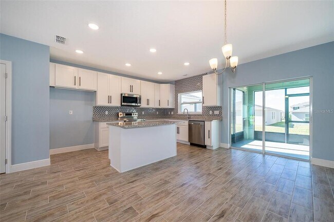 Building Photo - 626 Taft Dr