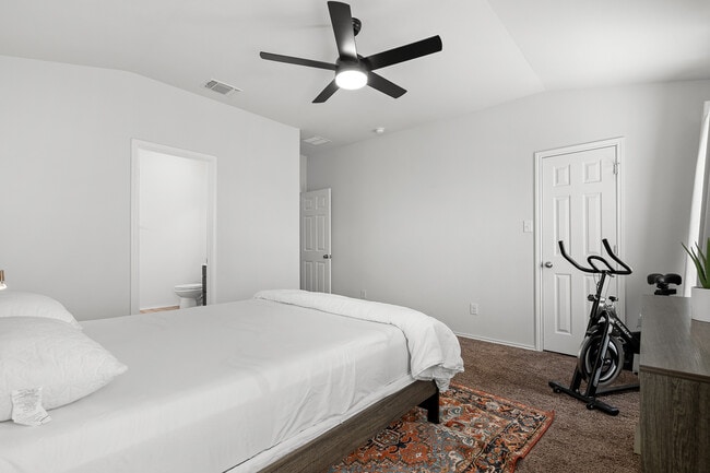 Building Photo - 9308 Everly Dr