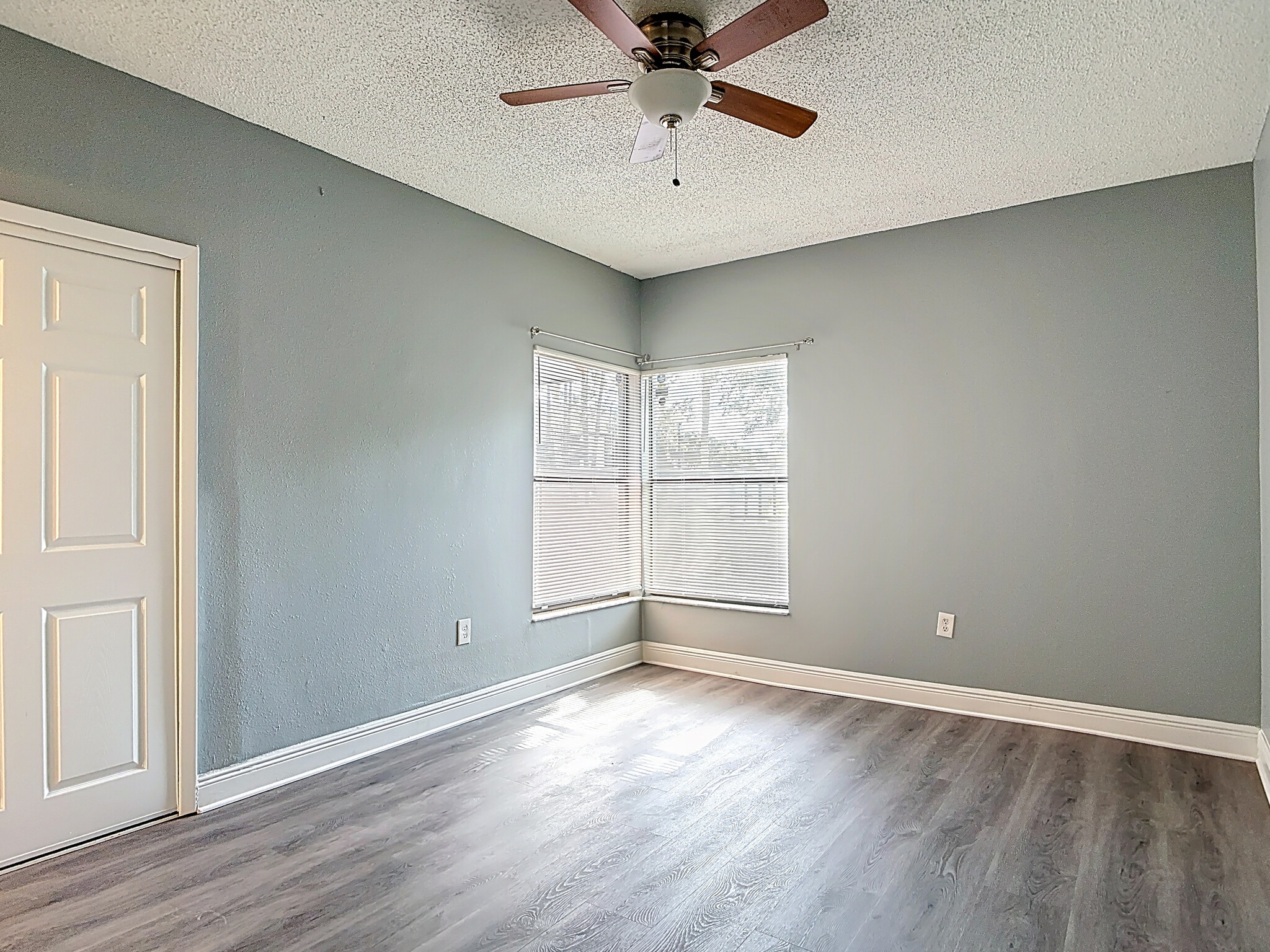 Building Photo - 4711 Capri Plz