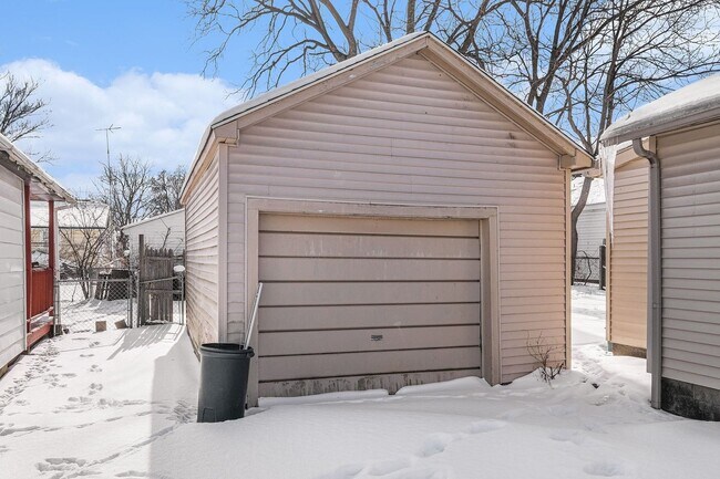 Building Photo - CARMAN SCHOOLS -Near Baker College