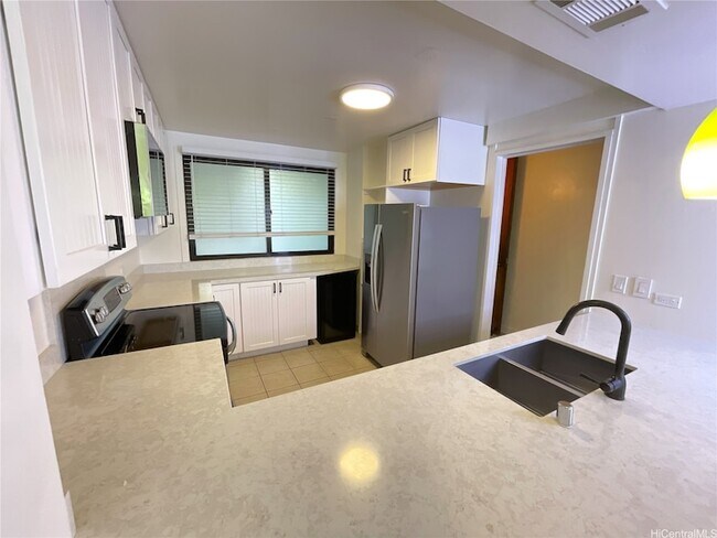 Building Photo - 500 Lunalilo Home Rd