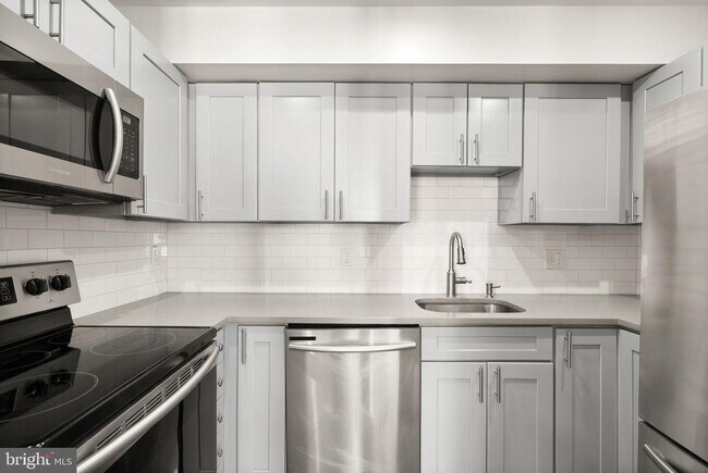 Building Photo - 1733 20th St NW