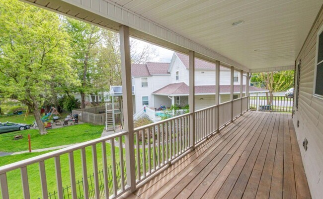 Building Photo - 14 Rowland St