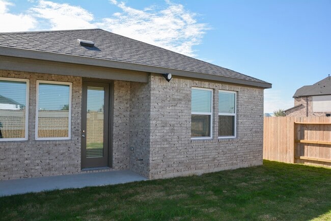 Building Photo - 18226 Norwood Groves Dr