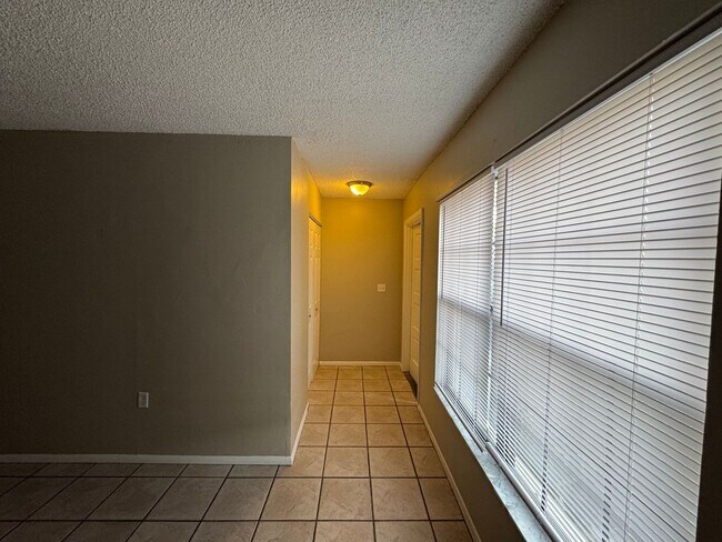 Building Photo - Contemporary 2/2 Condo Ground Level w/ Wheelchair Accessibility! 436/Curry Ford
