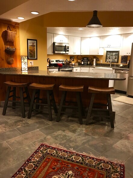 Building Photo - 6100 Centerville Rd