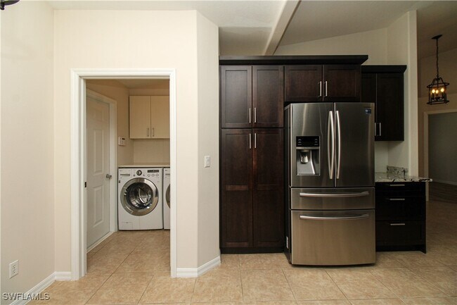 Building Photo - 15077 Cortona Way