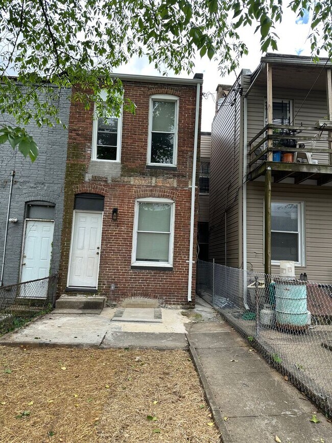 Building Photo - 2744 Mosher St