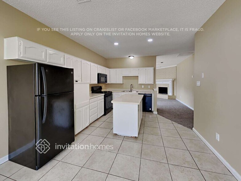 Building Photo - 2110 Loretta Ln