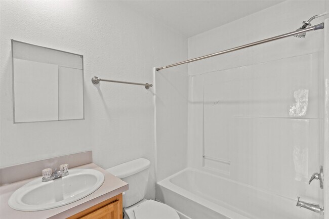 Building Photo - 8100 Seawall Blvd