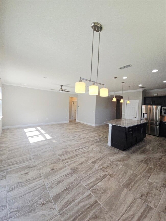 Building Photo - 588 Cantabria Dr