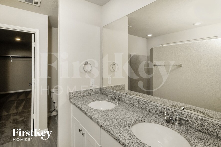 Building Photo - 6707 Hatchery Way