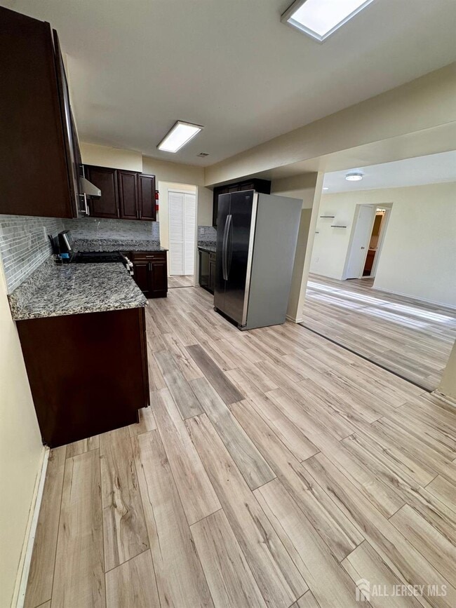 Building Photo - 1202 Green Hollow Dr