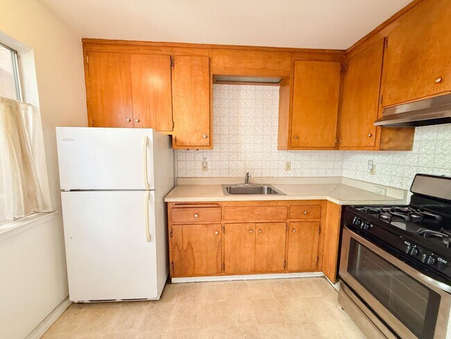 Building Photo - 725 Harrison St